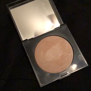 Laura Mercier Matte Radiance Powder - Highlight 01